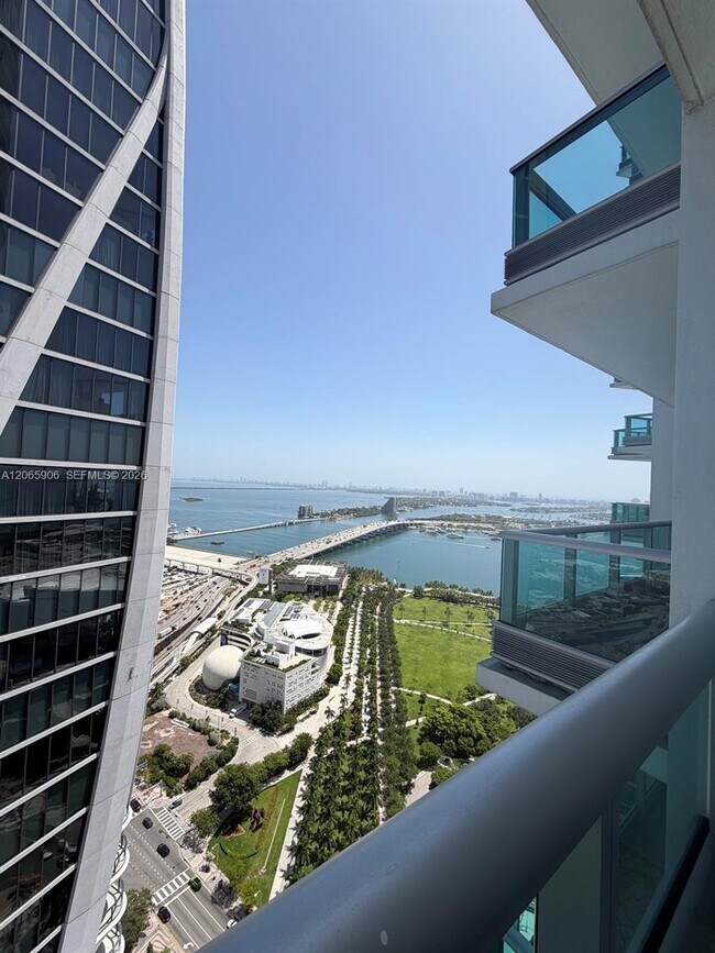 Building Photo - 900 Biscayne Blvd