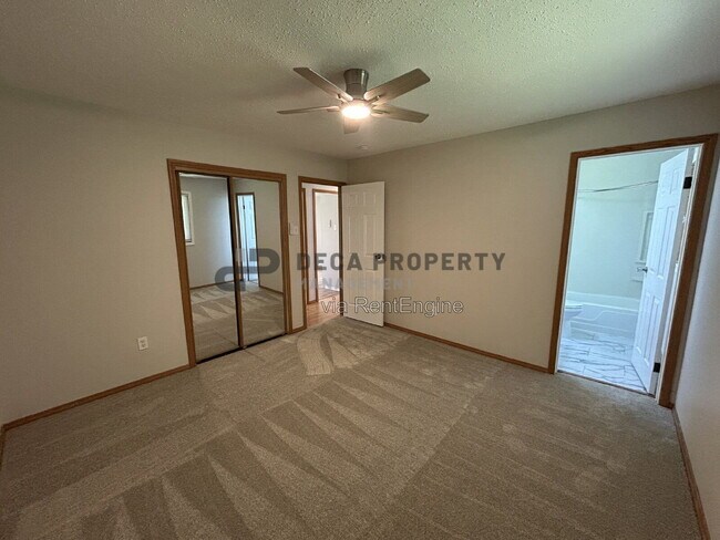 Building Photo - 2341 Battlefield Dr