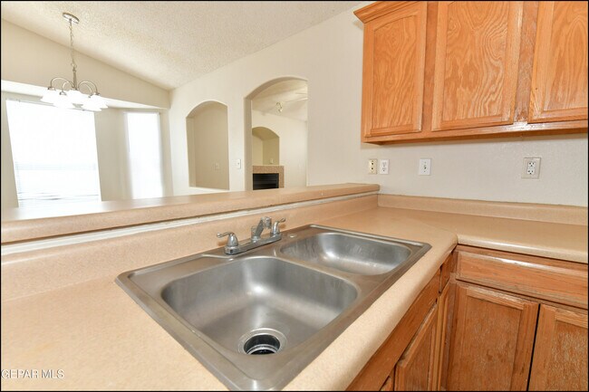 Building Photo - 3112 Tierra Ayala Dr