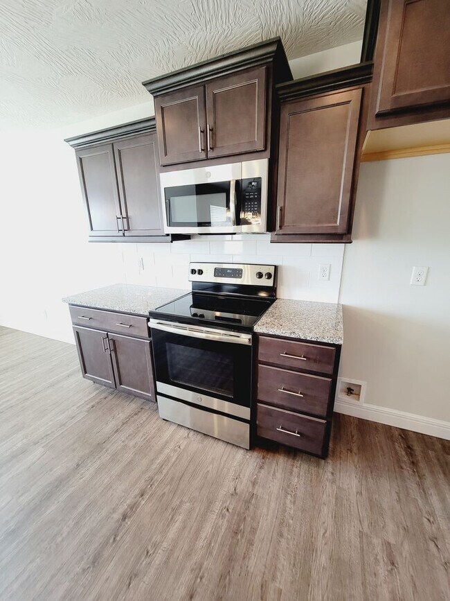 Building Photo - Wild Horse Luxury,  Newer,  4 Bed Room, 3 Car Garage