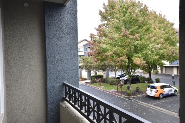 Building Photo - 2001 Club Center Dr