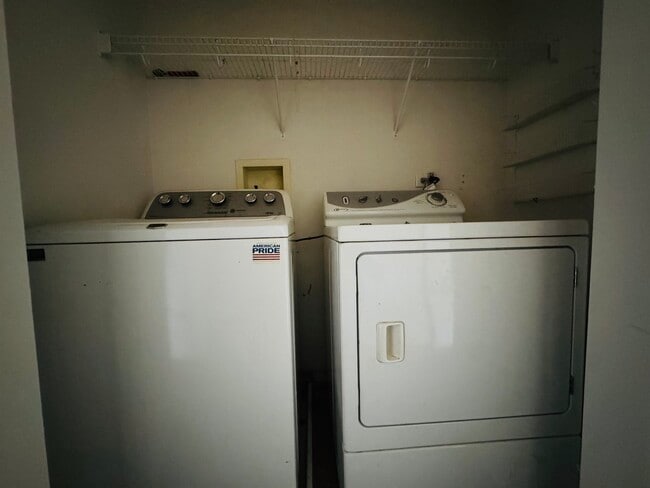 Building Photo - 408 Clifton Ln