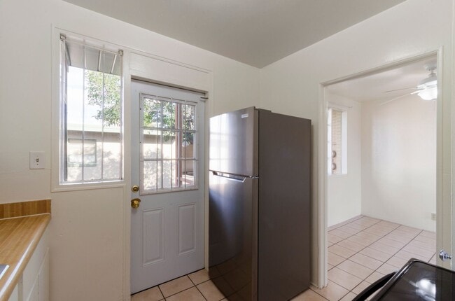 Building Photo - Charming 1-bedroom, 1-bath home in Tucsons most iconic neighborhood!