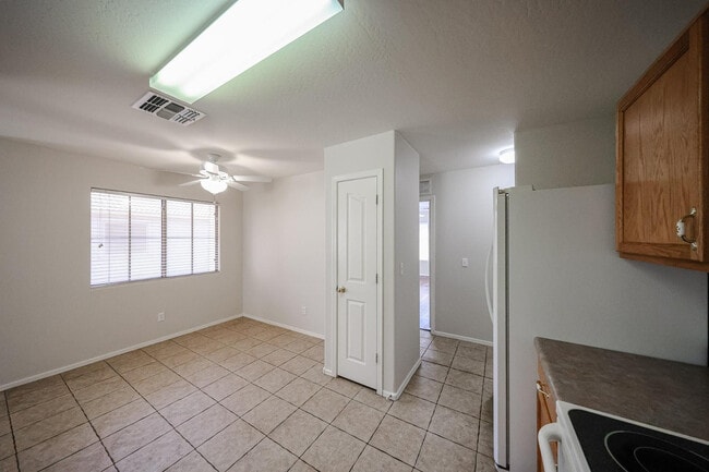 Building Photo - 16034 W Winchcomb Dr