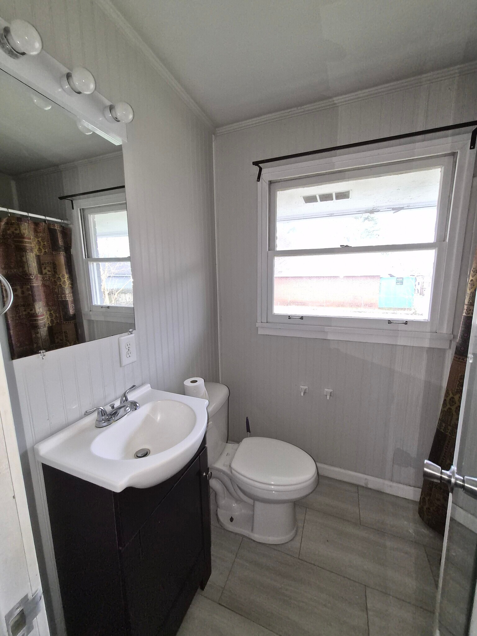 Building Photo - 418 Ewing St NW