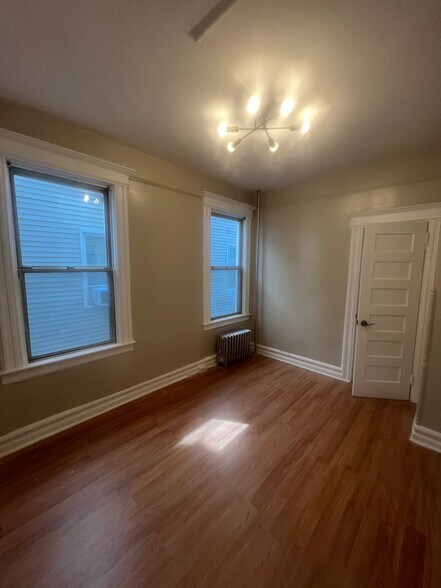 Building Photo - 810 S 16th St