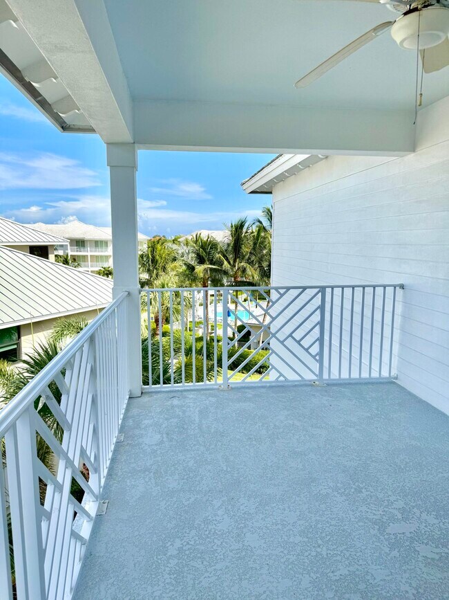 Building Photo - 341 Bay Colony Dr N