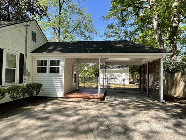 Building Photo - 2br,1ba w/ carport and detached storage bu...