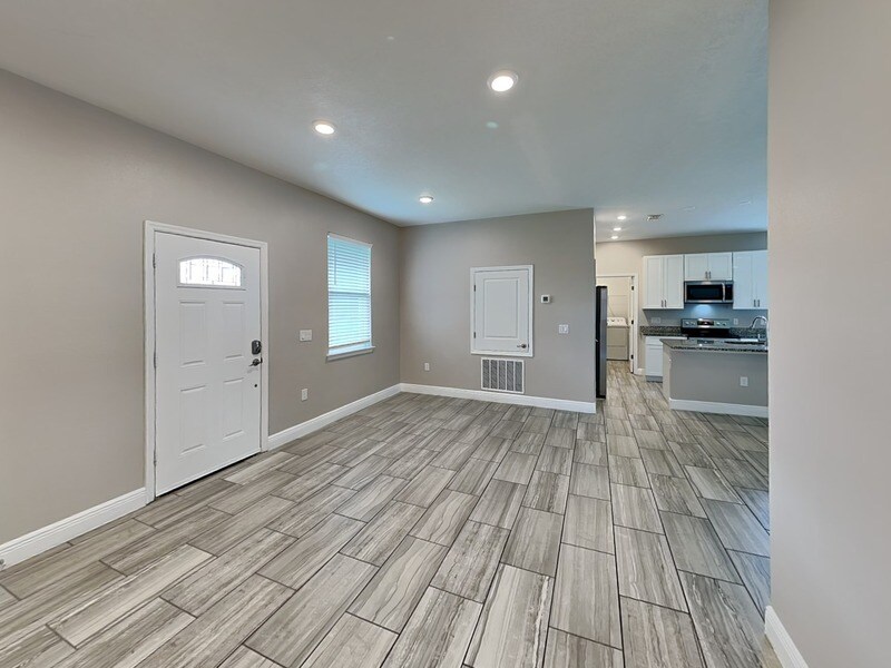 Building Photo - 1957 Michigan Dr