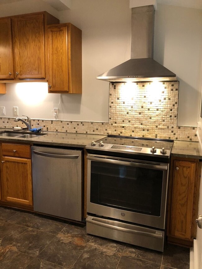 Building Photo - Adorable 2 Bedroom Home in Plaza Midwood!