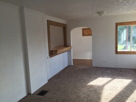 Building Photo - 1327 E Nebraska Ave