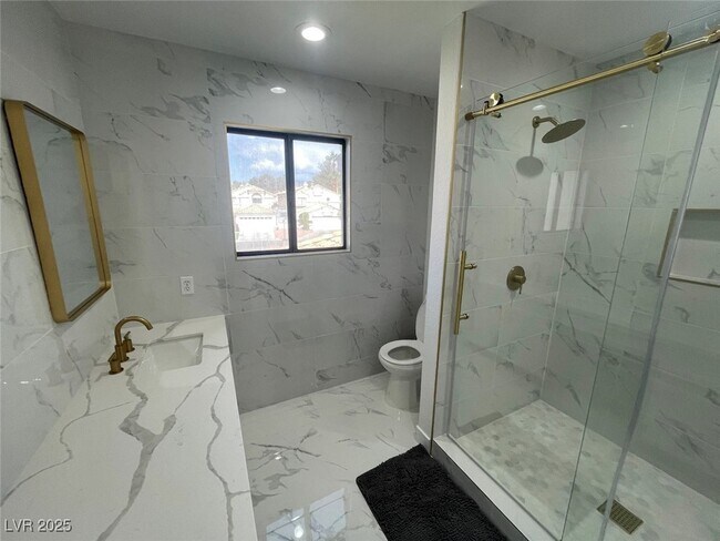 Building Photo - 3004 Ocean View Dr