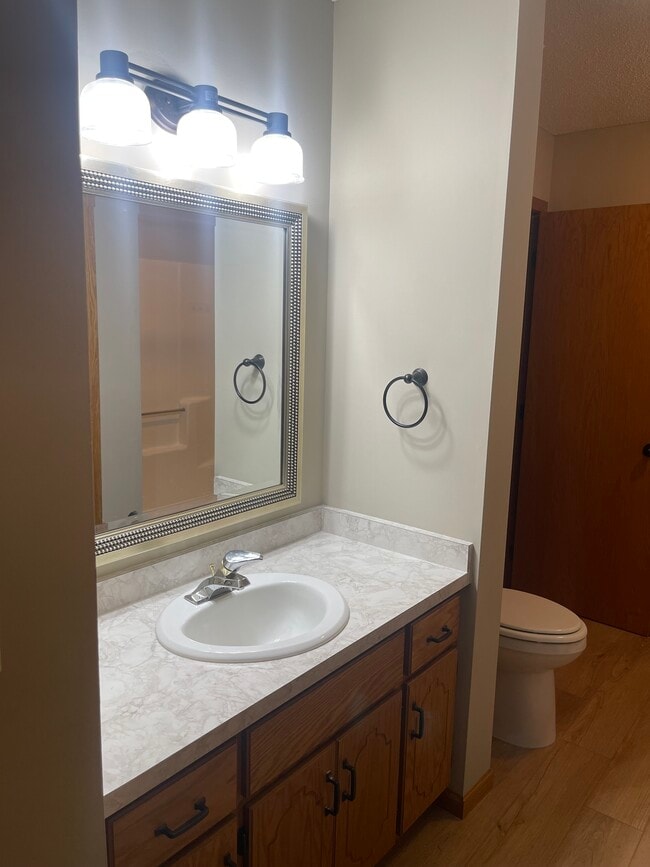 Building Photo - 13752 Round Lake Blvd NW