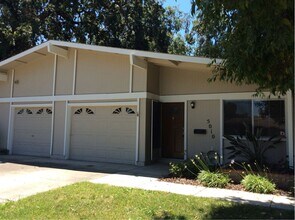 Building Photo - 3 Bedroom 2 Bath Home in Davis