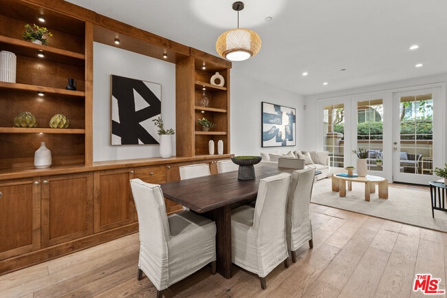 Building Photo - 5935 Playa Vista Dr