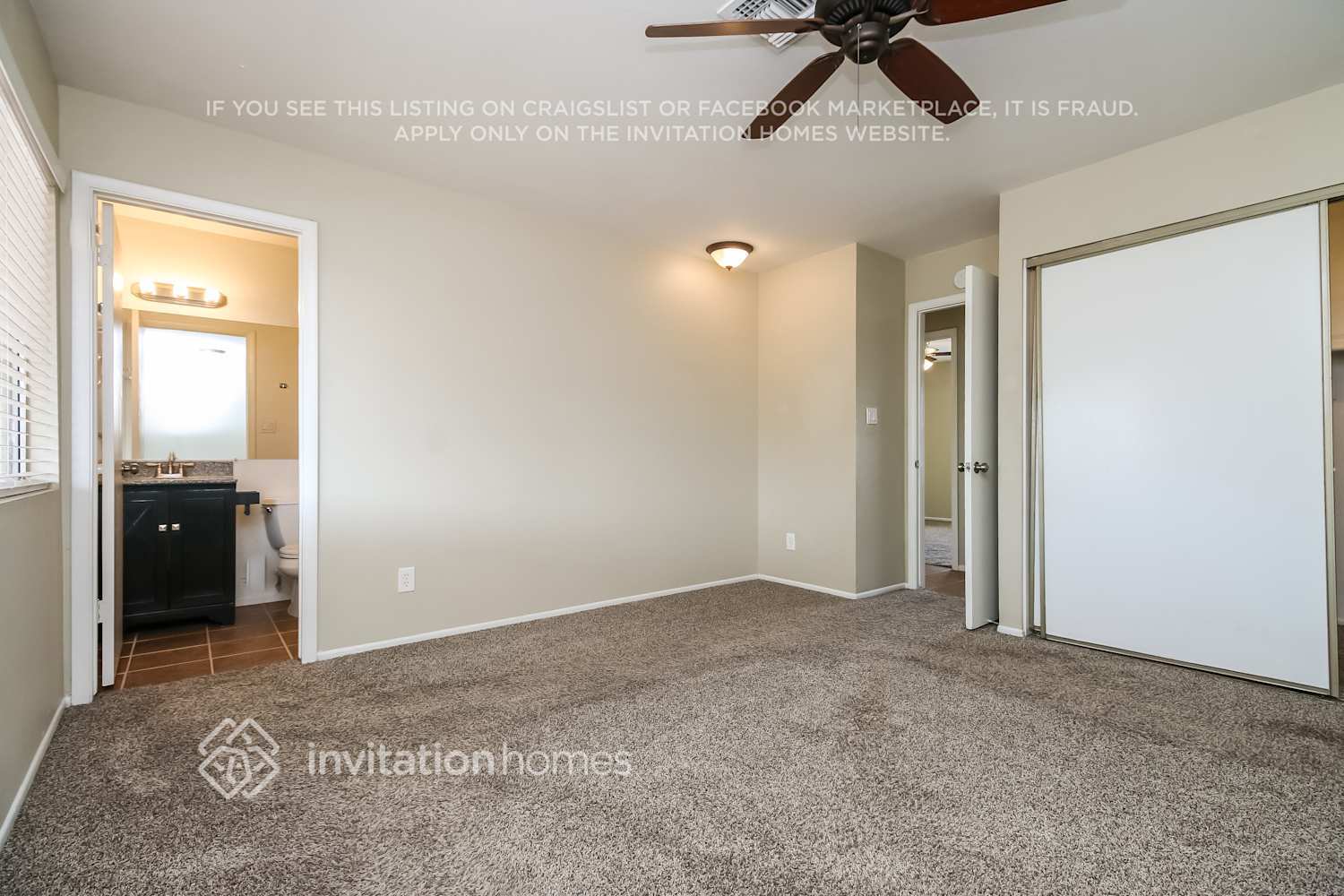 Building Photo - 811 E Hillview Cir