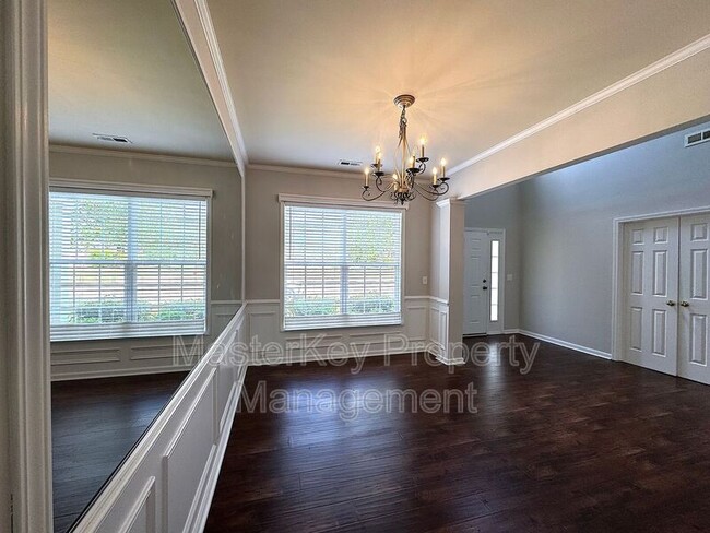 Building Photo - 204 Straywhite Ave