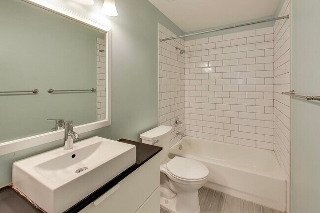 Building Photo - 410 Arlington Ln