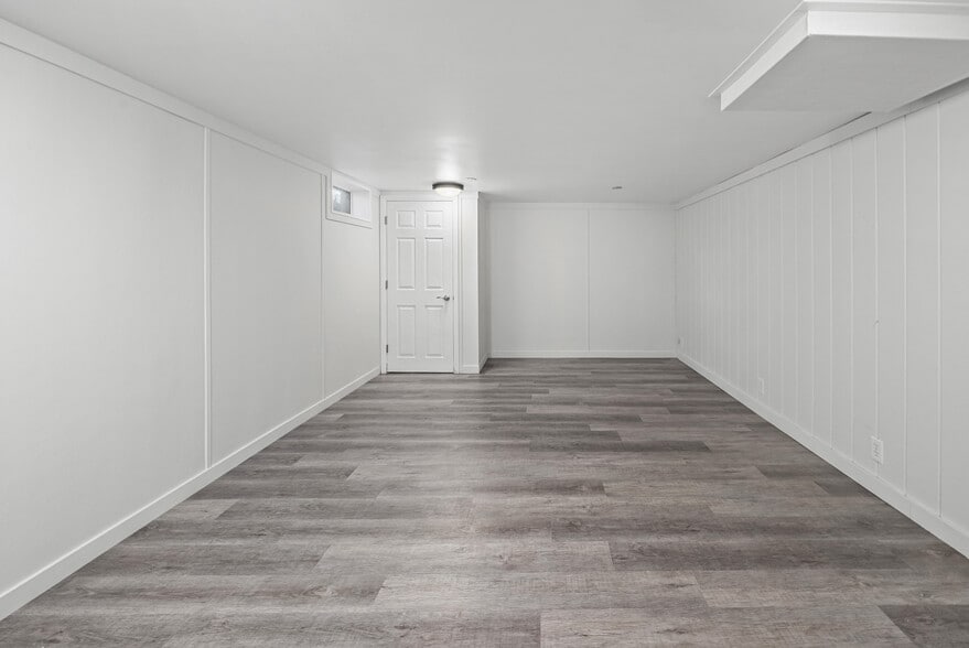 Building Photo - 1527 Summit Dr