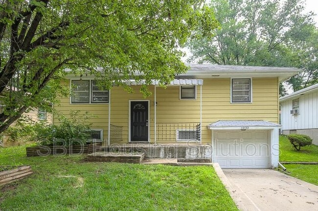 Primary Photo - 1233 Dickinson Rd