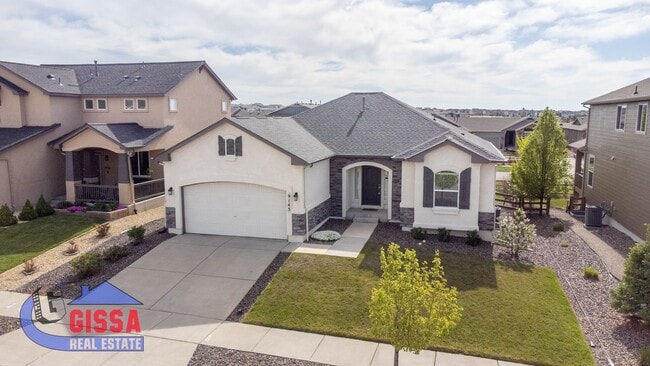 Building Photo - Beautiful home with 5 bedrooms, 4 bathroom...