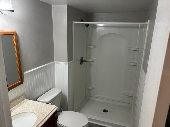 Building Photo - 813 S Grosvenor Ct
