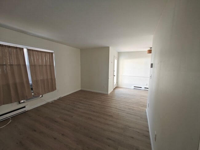 Building Photo - 11 Marion Ave