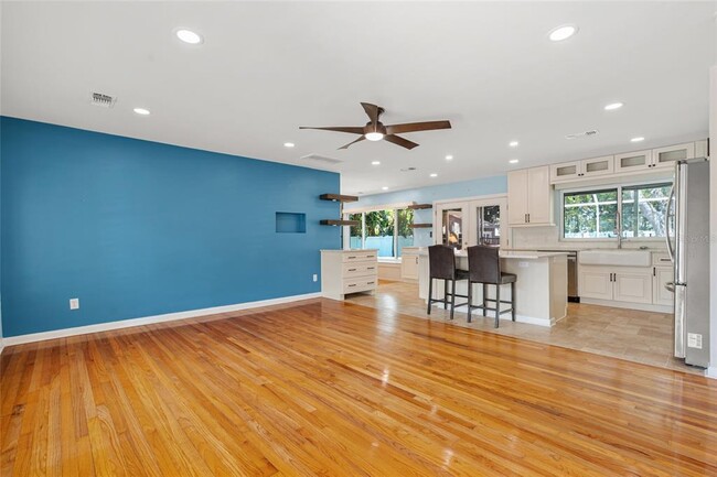 Building Photo - 404 S West Shore Blvd