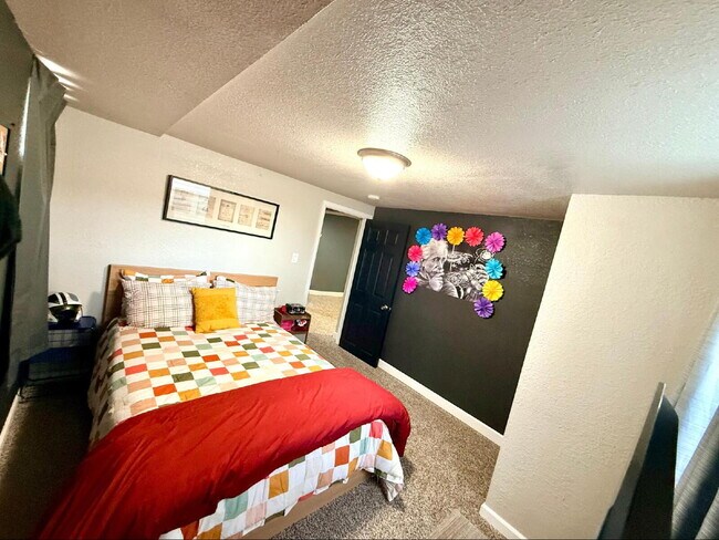 Building Photo - Gorgeously Updated Pueblo Home