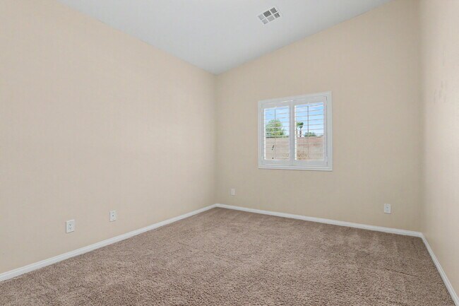 Building Photo - Immaculate 5-Bed, 3-Bath Entertainer’s Home on Over a Quarter Acre in Gated Riverwalk Ranch Manor...