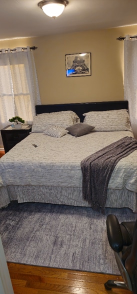 Building Photo - 312 Bond St