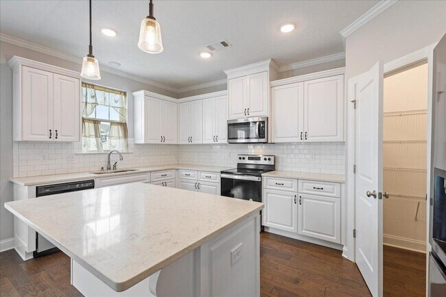 Building Photo - 3076 Lobella Dr