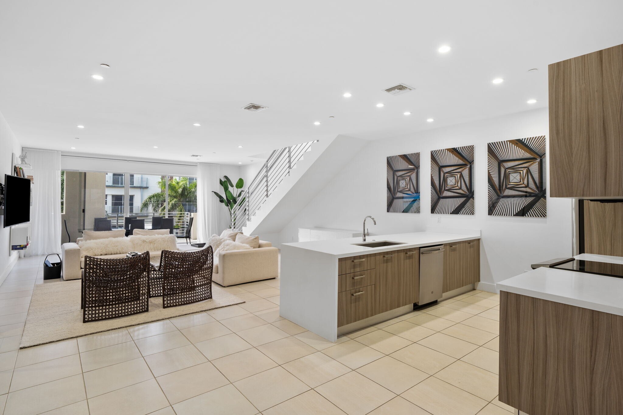 Building Photo - 1034 NE 18th Ave