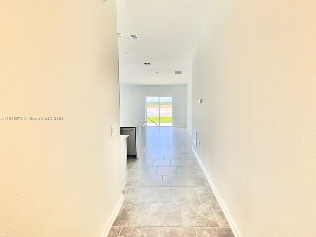 Building Photo - 4915 Worchester Dr