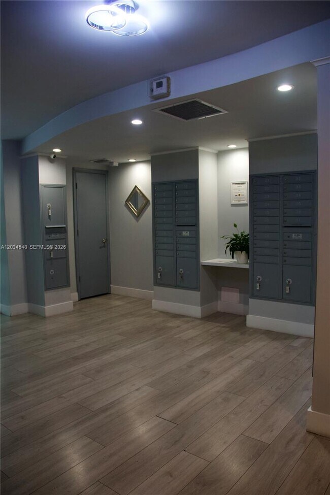 Building Photo - 9125 SW 77th Ave