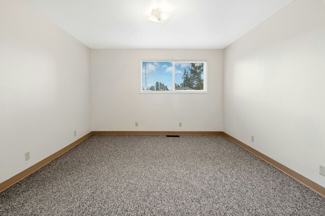 Building Photo - 3bd/2ba Seattle Home