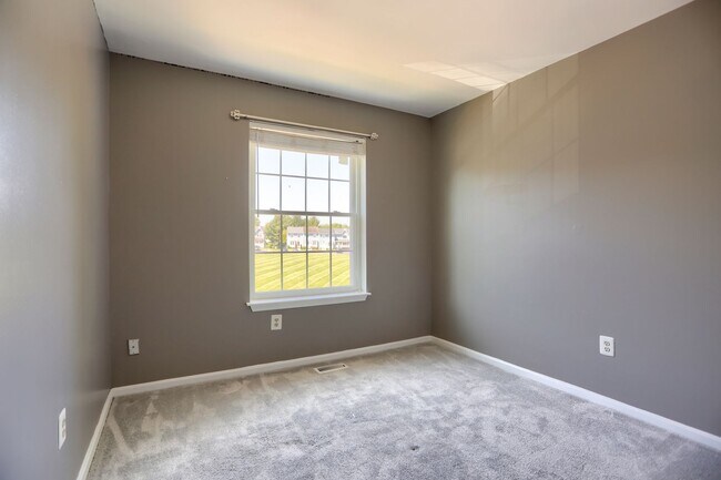 Building Photo - 618 Milford Ct