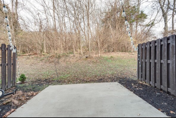 Building Photo - 2043 Pinecrest Dr