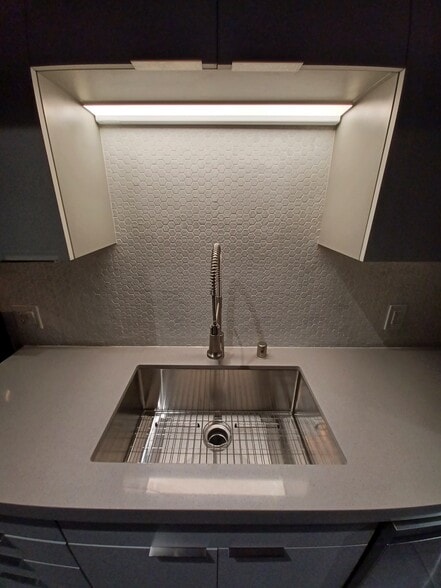 Kraus Designer Sink with CCT LED Light - 608 S 3rd St
