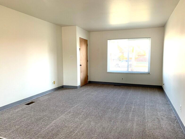 Building Photo - 3014 3rd St