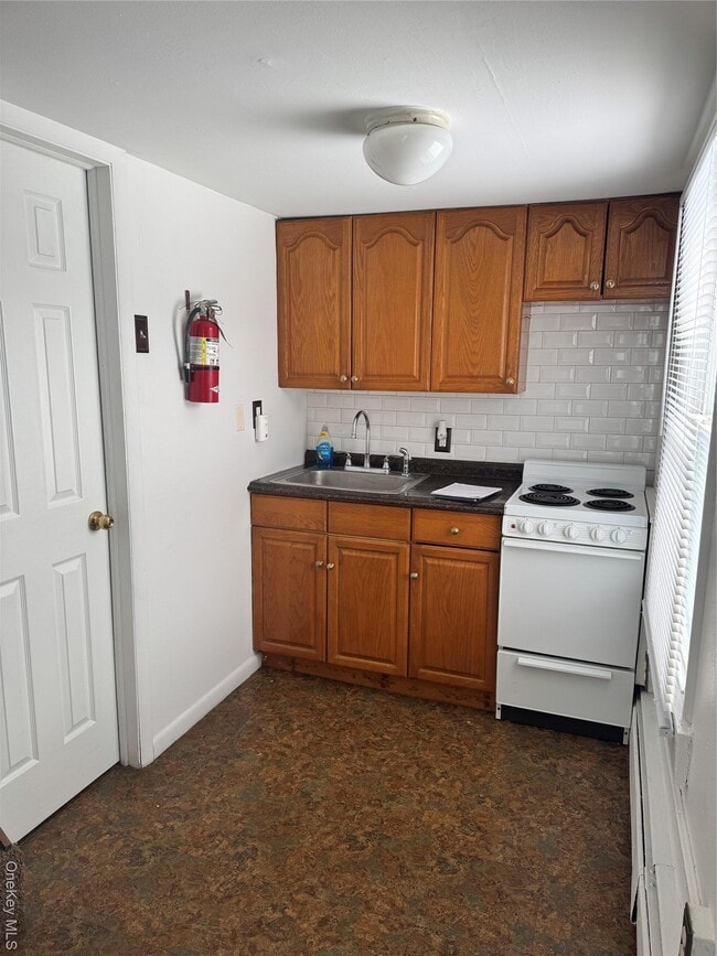 Building Photo - 523 Fostertown Rd