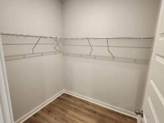 Building Photo - Stunning unit in 55+ community