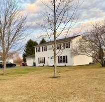 Building Photo - 13 Dresden Ct