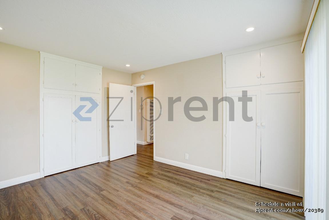 Building Photo - Unit