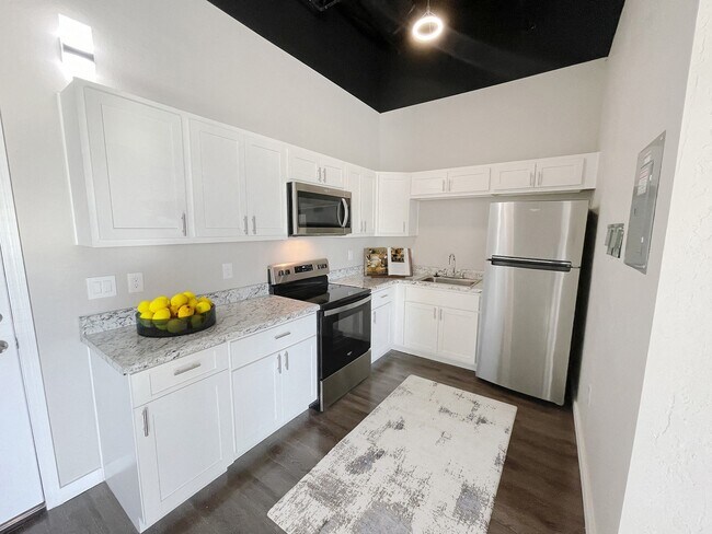 Building Photo - Elevate at Thomas