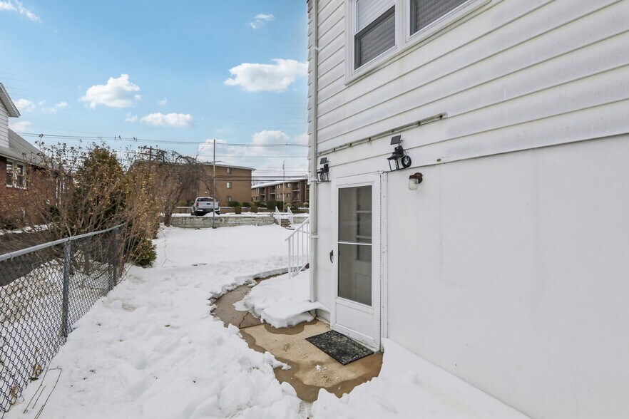 Building Photo - 10 Millo Pl