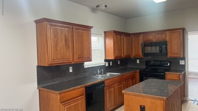 Building Photo - 1509 Weeping Willow Ln