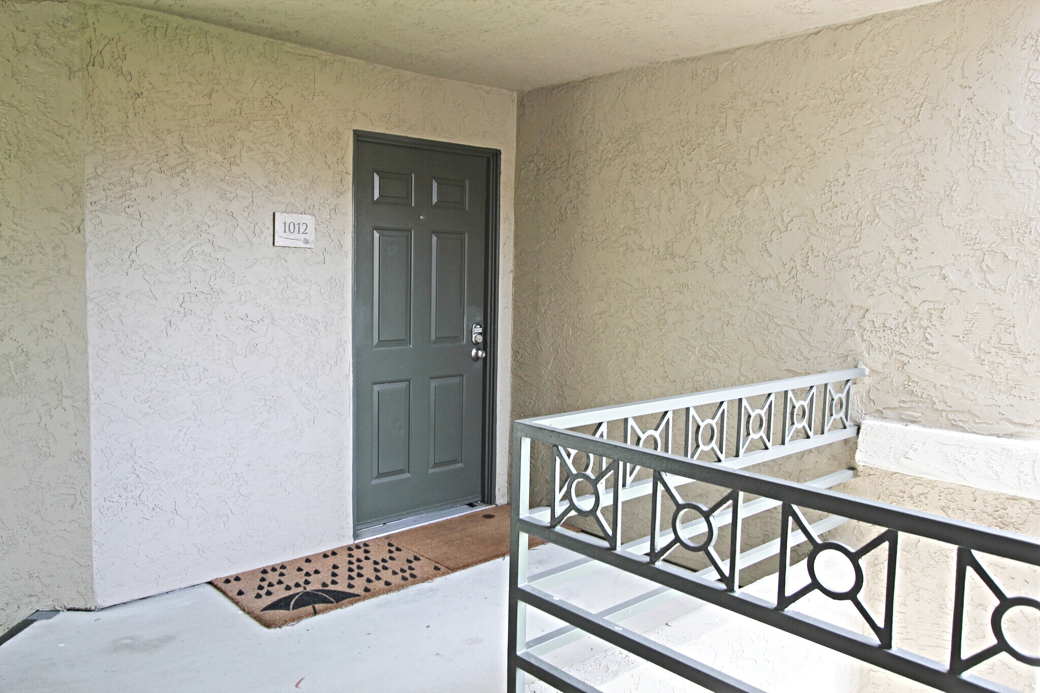 Building Photo - 7575 Charmant Dr