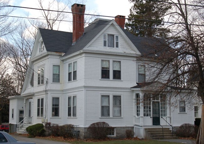 Primary Photo - 121 Main St