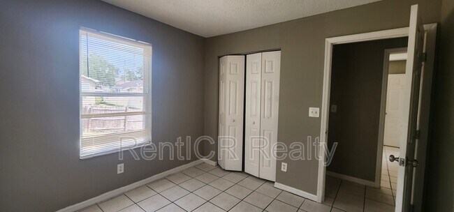 Building Photo - 3805 Carraway St